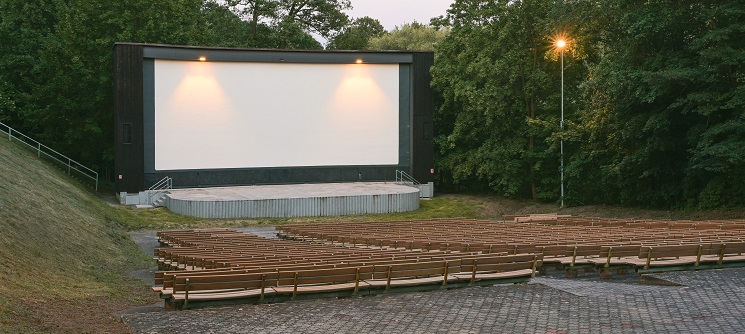 ZAHÁJENÍ FILMOVÝCH PROJEKCÍ