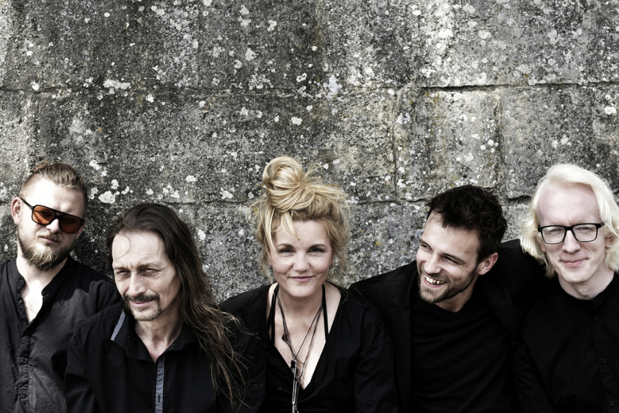 Iva Marešová & Razam