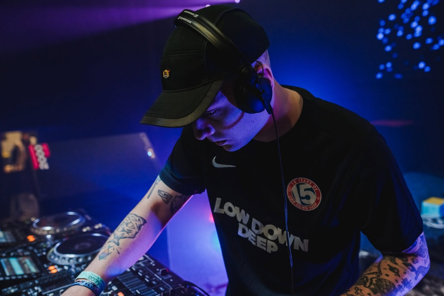 DJ Magenta