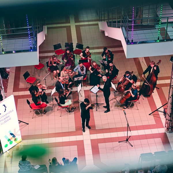 Komorní a pěvecký sbor Univerzity Hradec Králové